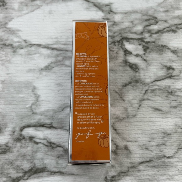 This PURLISSE BEAUTY Pumpkin + Ginger Detoxifying Charcoal Mask - Picture 8 of 10
